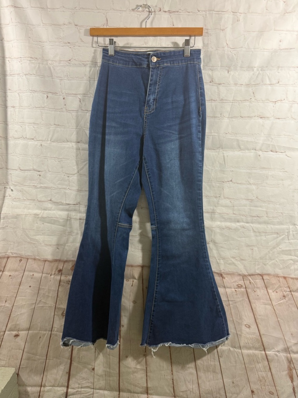 Wax Flare Jeans Womens 9/29 Medium Wash Denim Raw Hem Stretch Bellbottom
